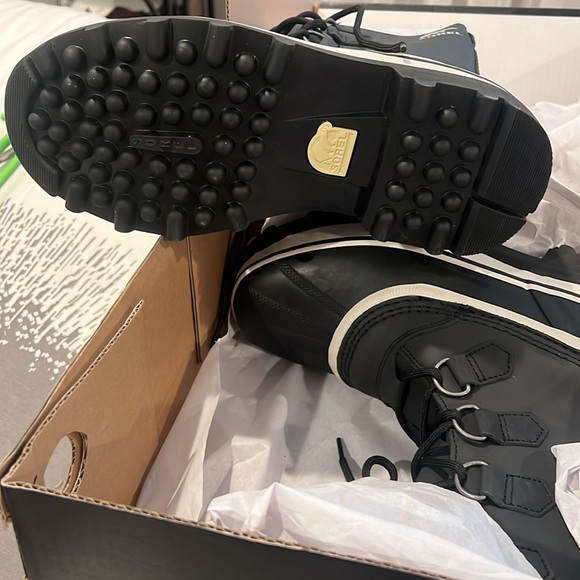 Sorel Women's Caribou Waterproof Snow Boots Size 9 - Picture 2 of 3